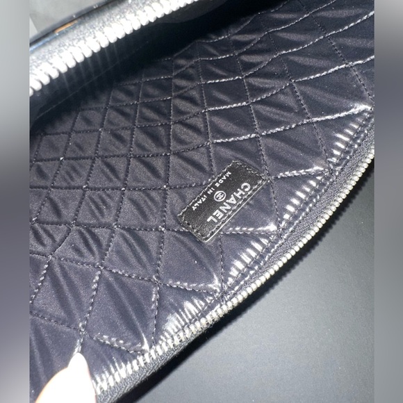 NWT Authentic Chanel Zipped Clutch with CC Heart Charm 🖤 - Picture 10 of 10